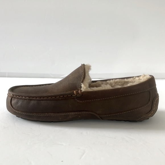 UGG Men's plush ascots  8wide - Picture 8 of 12